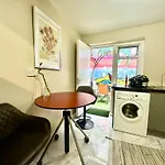 Bethnal Green Rooms R3