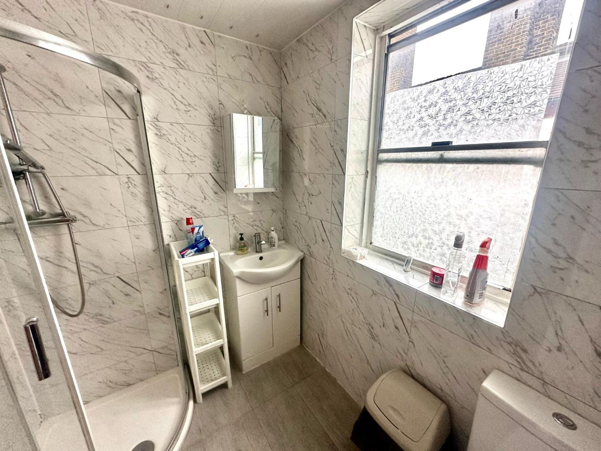 Bethnal R3 Guest house London
